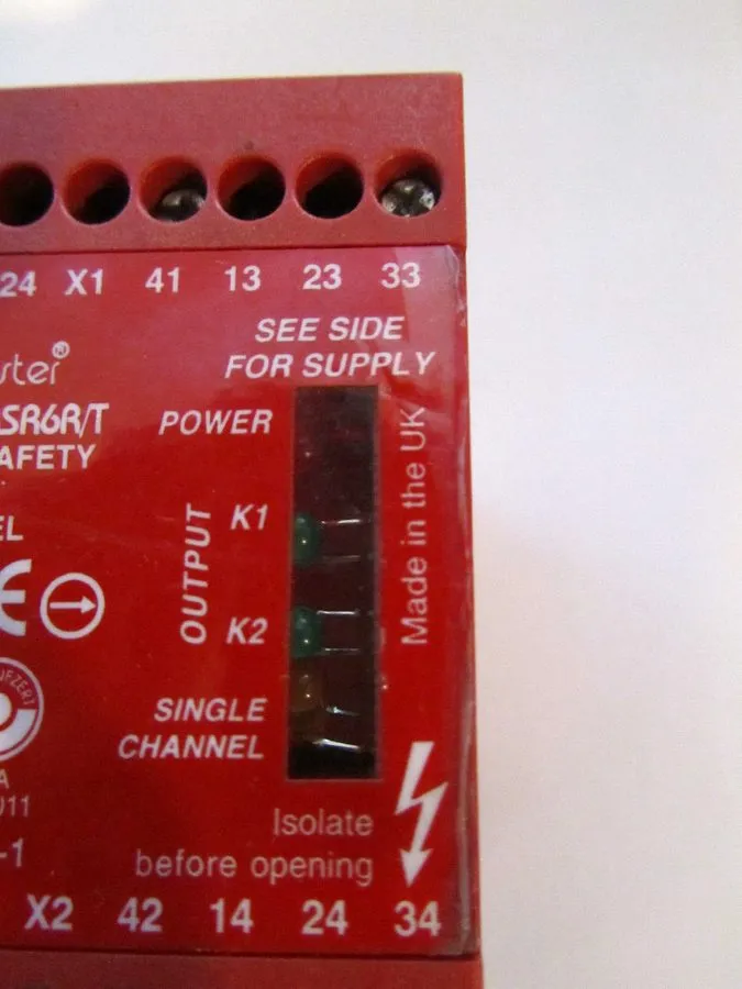 Реле безопасности GUARDMASTER MSR6R/T 23017 SAFETY RELAY ALLEN BRADLEY PARTS