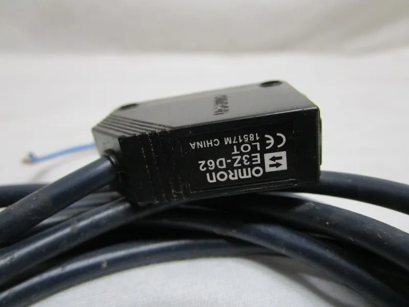 Фотоэлектрический датчик OMRON Photoelectric switch Sensor 12-24VDC E3Z-D62