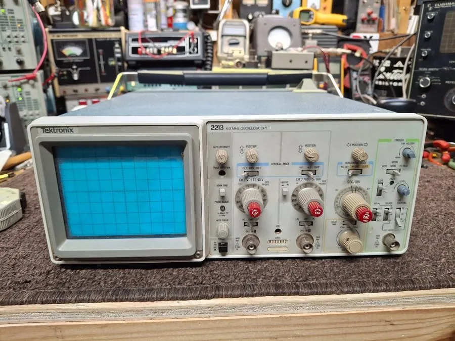 Осциллограф Tektronix 2213 Analog Oscilloscope 60MHz 2 ch