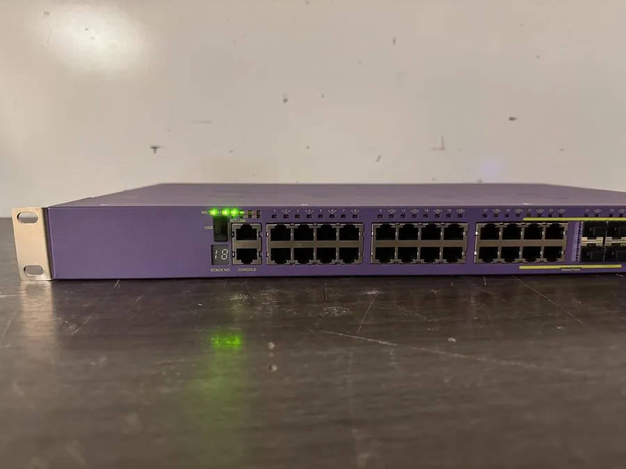 Коммутатор Extreme Networks X440-G2-24T-10GE4 24 Port Ethernet Switch