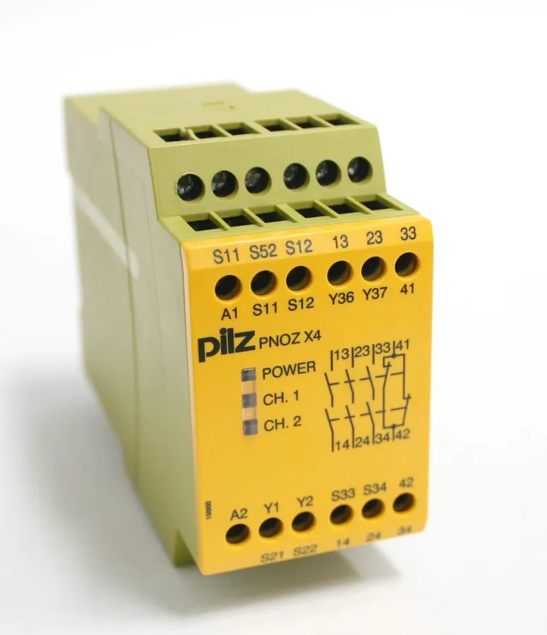 Реле безопасности PILZ 774730 PNOZ X4 24VDC 3n/o 1n/c Safety relay