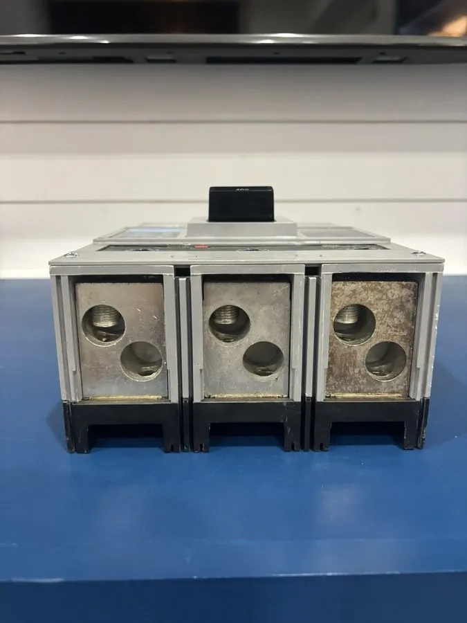 Автоматический выключатель ITE/SIEMENS SENTRON SERIES CIRCUIT BREAKER JXD23B400