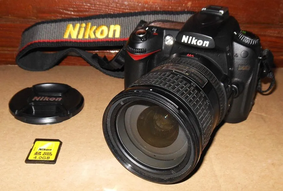Фотокамера Nikon D5000 DSLR Camera 12.3MP AF-S DX Nikkor 18-105mm 1/3.5-5/6 G ED