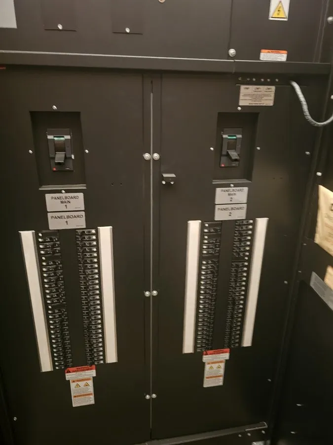 ИБП Liebert PPA050C331S6448 480V 3P power Distribution Unit 208/120 — фото лота 1