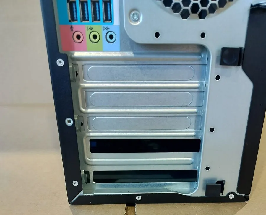 SSD-накопитель HP Z240 Tower Workstation i7-6700 16GB Ram 256GB NVMe SSD DVD-RW