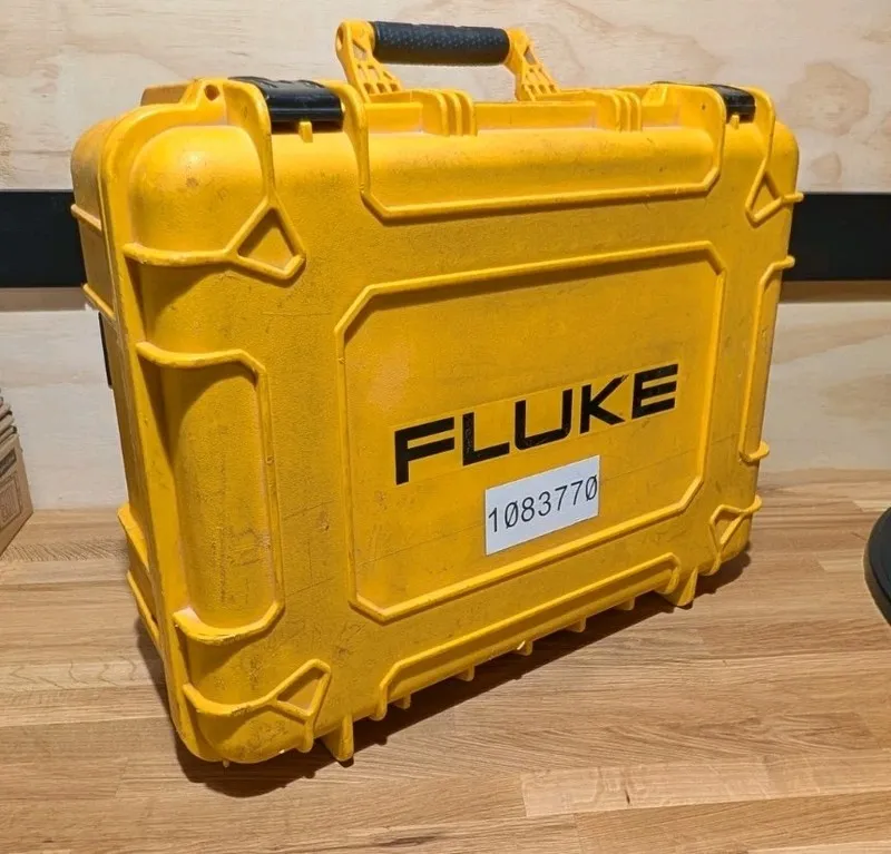 Тестер Fluke 1550C Megohmmeter/Insulation Resistance Tester, 5kV, 1 TΩ