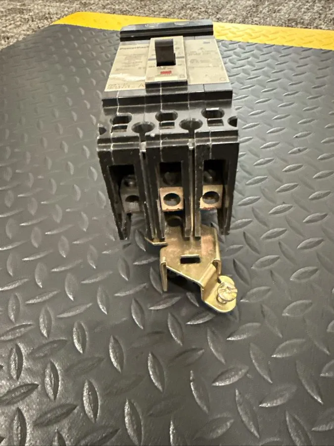 Автоматический выключатель Square D Powerpact FGA34100 I-Line Circuit Breaker 10