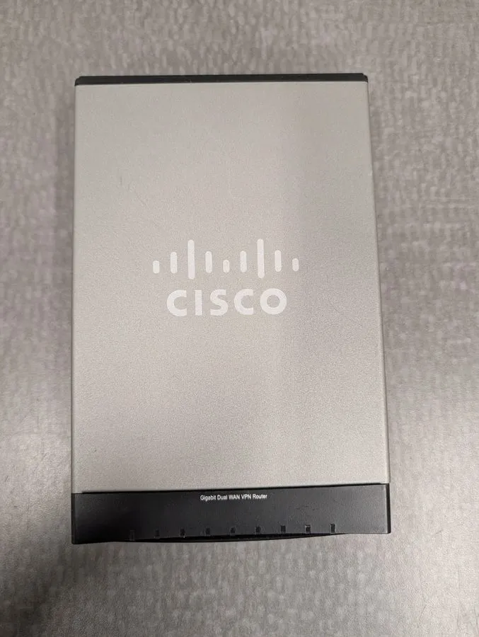 Маршрутизатор Cisco / Linksys 4-Port Gigabit Dual WAN VPN Router RV042G
