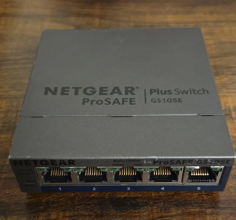Коммутатор NETGEAR GS105E 5-Port Gigabit Smart Managed Plus Ethernet Switch