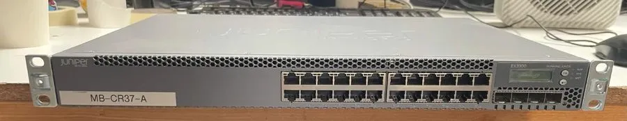 Коммутатор Juniper EX3300-24T -24 Port 1Gb + 4-Port SFP 10Gb Ethernet Switch