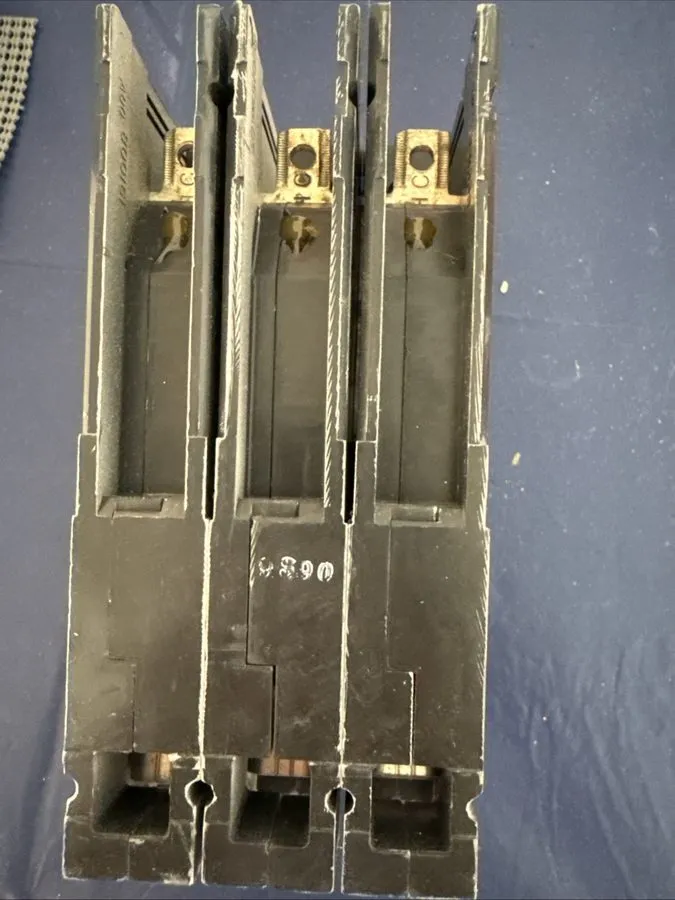 Автоматический выключатель Siemens Sentron Series 90 Amp 65K Circuit Breaker (HH — фото лота 2