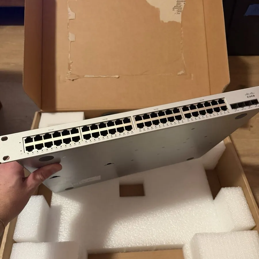 Коммутатор Cisco Meraki MS225-48LP 48-Port Gigabit PoE+ Switch 4x SFP+ 370W Uncl