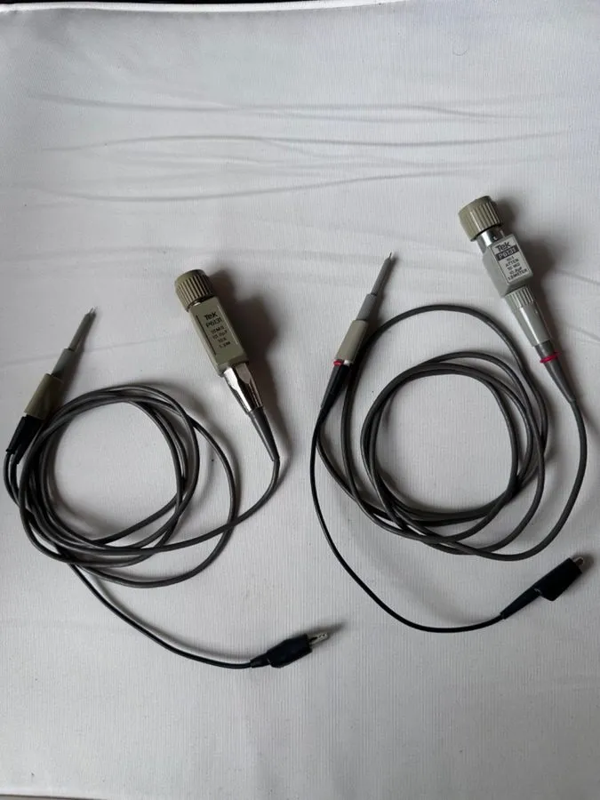 Пробник Tektronix P6131 Passive Scope Probe 300 MHz, 10:1, 10 M-Ohm, 1.3m