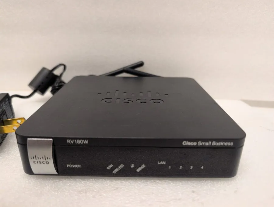 Маршрутизатор Cisco RV180W 4-PORT Wireless-N Multifunction Small Business VPN Ro