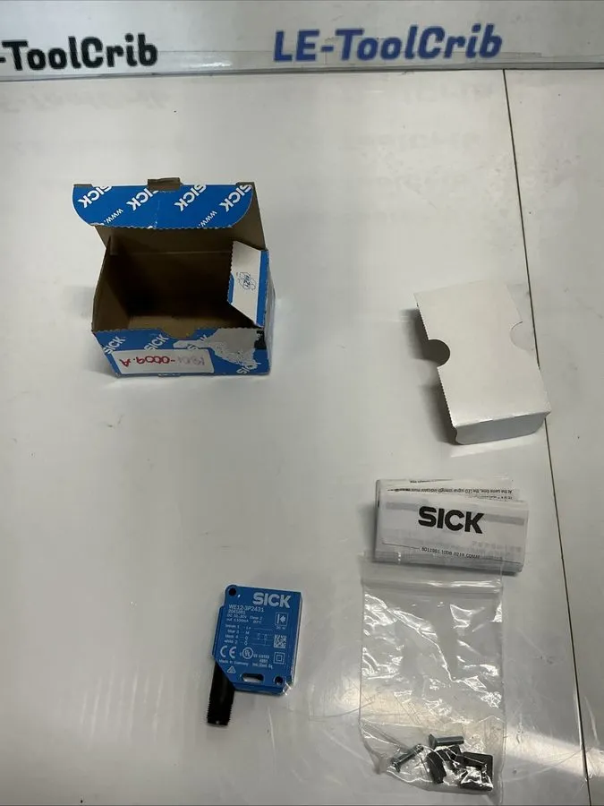 Фотоэлектрический датчик SICK WE12-3P2431 PHOTOELECTRIC SENSOR 10-30VDC VISIBLE  — фото лота 1