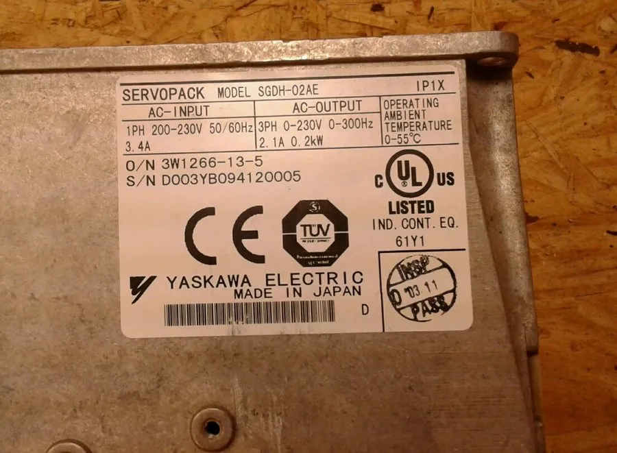 Сервопривод Yaskawa KCC-REM-Yec-SGDH02AE1-004 200V Servopack SGDH-02AE