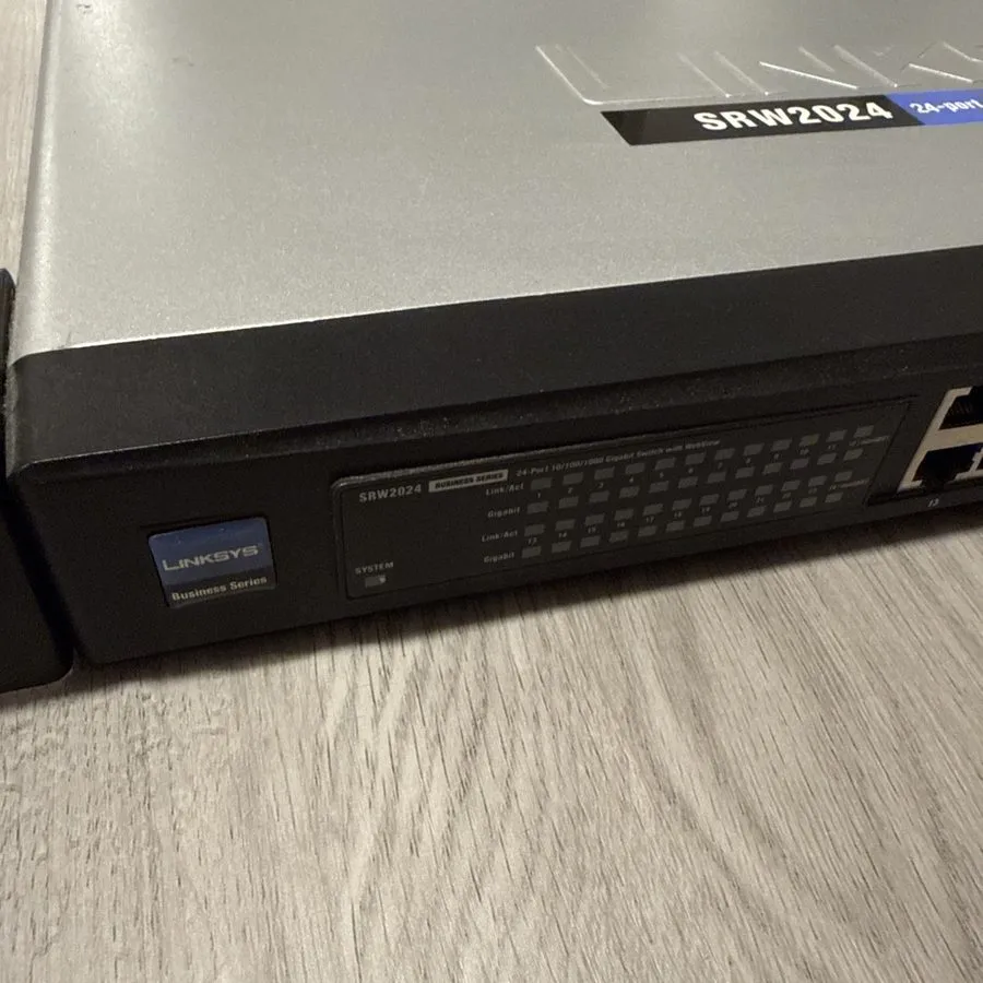 Коммутатор Linksys SRW2024 24 Port 10/100/1000 Gigabit Ethernet Network Switch