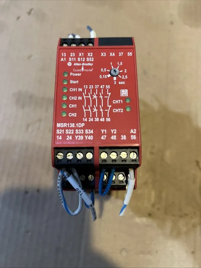 Реле безопасности Allen-Bradley MSR138.1DP Safety Relay 440R-M23084 24VAC/DC Tim