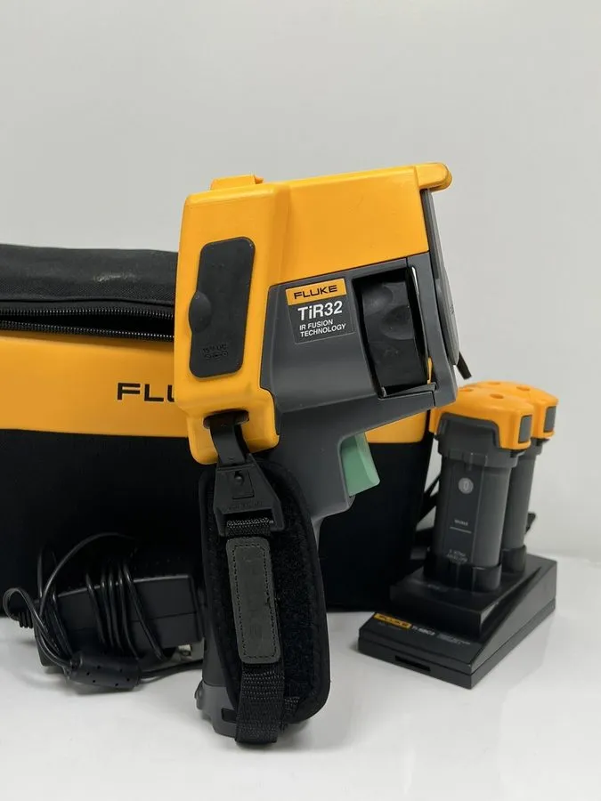 Оптико-электронная система FLUKE FLIR TIR32 IN OWN CASE WITH TWO BATTERIES