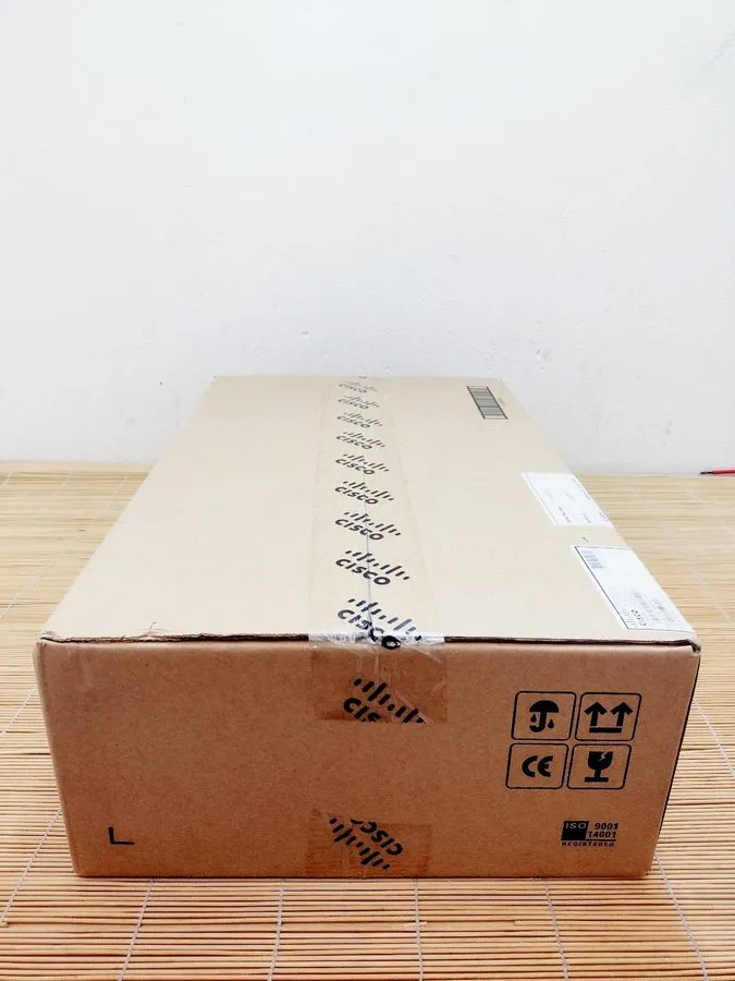 Коммутатор Cisco WS-C2960L-24TQ-LL Catalyst 2960L 24 Port GigE 4 x 10G SFP+ LAN 