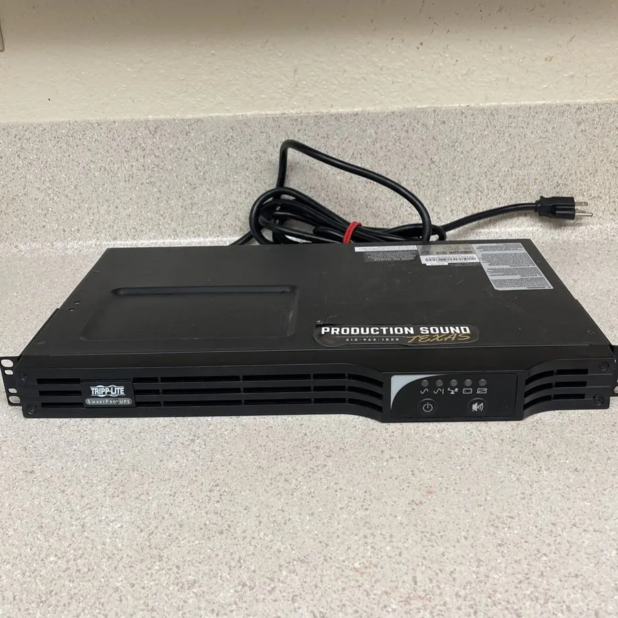 ИБП Tripp Lite SMART500RT1U 1U Rackmountable UPS 500VA 300W 6 Outlet 120V AVR