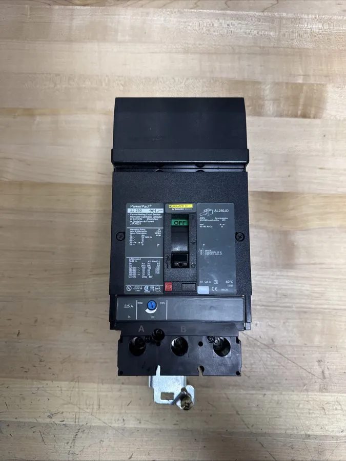 Автоматический выключатель SQUARE D JJA36225 JJA I-LINE 3 POLE 225 AMP 480v 65KA