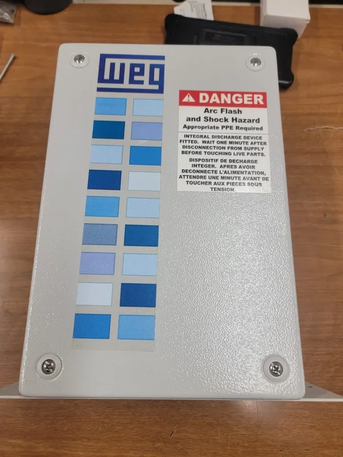 Конденсатор WEG BCWTC300V53A4 Power Factor Correction Capacitor 3 kvar 480V AC N — фото лота 1