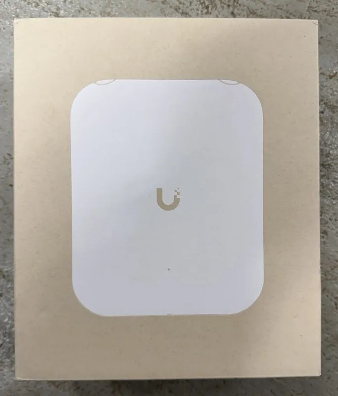 Точка доступа Wi-Fi Ubiquiti UniFi U7 Outdoor WiFi 7 Access Point White UBNT U7- — фото лота 1