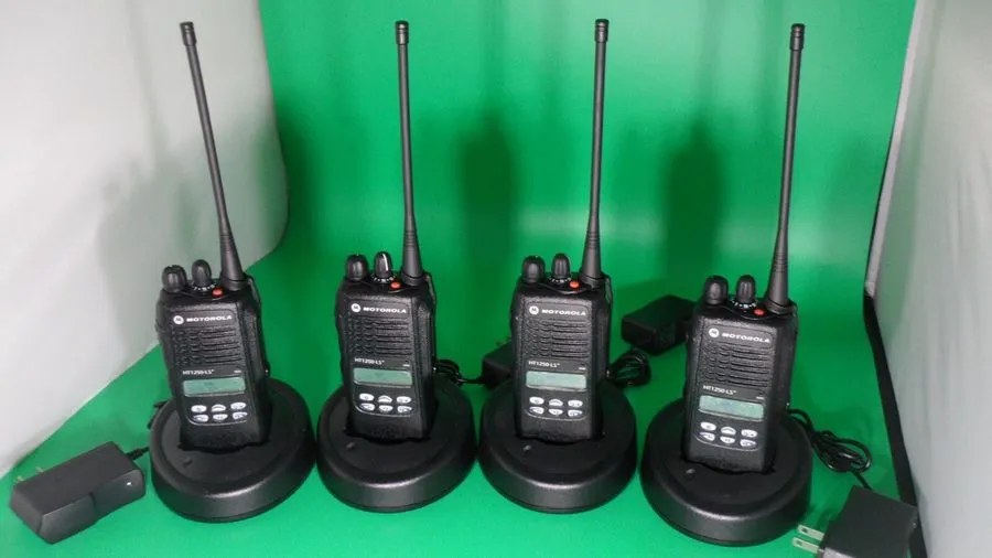 Радиостанция Motorola HT1250 LS+ UHF 450-512MHz 4W 16CH Two Way Radio AAH25SDH9D