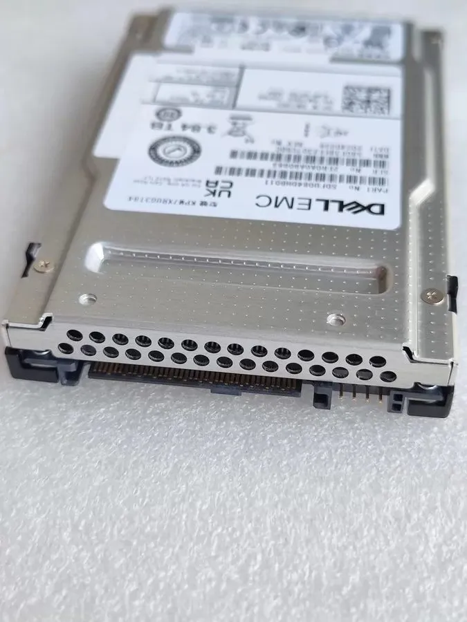 SSD-накопитель KIOXIA KPM7XRUG3T84 SDFU084JAB02T 3.84TB SAS 24Gbps SSD Solid Sta