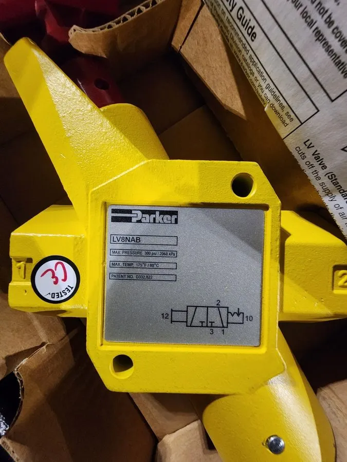 Пневмоклапан Parker LV8NAB Pneumatic Air Safety Point Lockout Valve