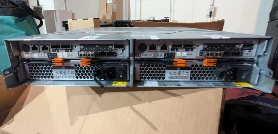 Дисковая полка IBM DS3512 / 1746-A2D 12-Bay 3.5" SAS SAN Disk Array/Disk Shelf D — фото лота 1