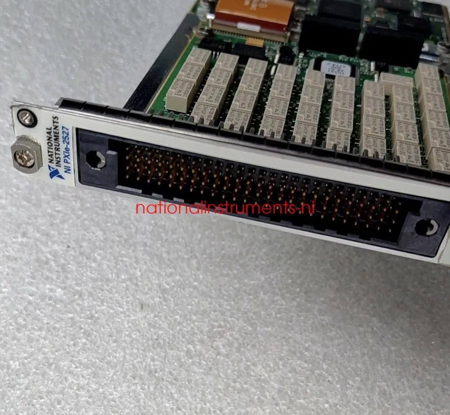 Модуль National Instruments NI PXIe-2527 Multiplexer Switch Module