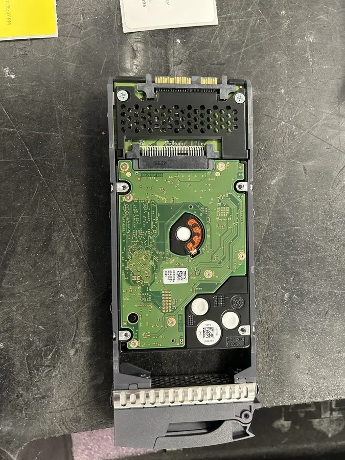 Жёсткий диск NetApp X426A-R6 1.8TB 10K SAS 12G 2.5" SFF HDD Internal Hard Drive — фото лота 1