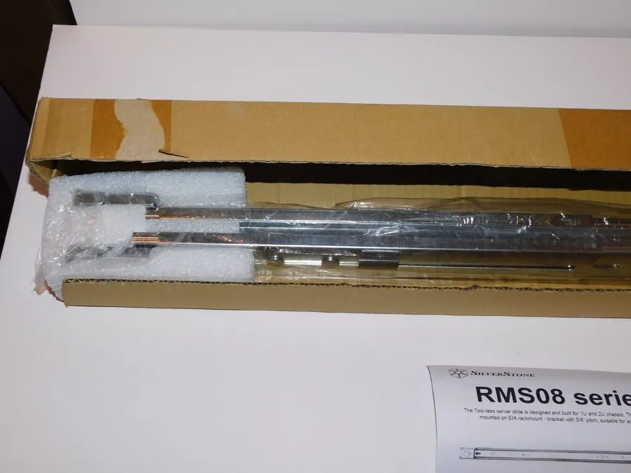 Комплект направляющих SilverStone RMS08-20 Tool-Less Ball Bearing Sliding Rail k