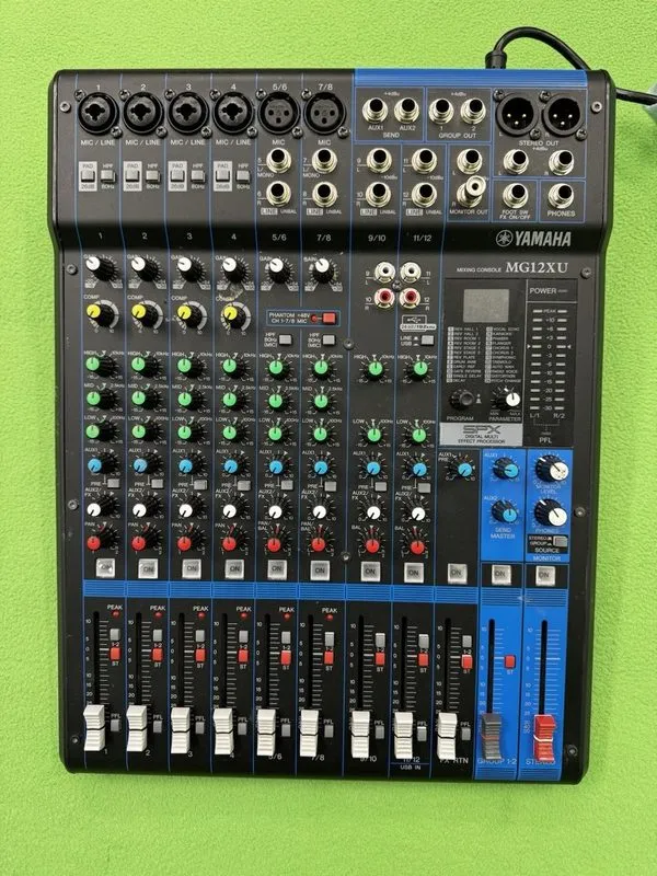 Микшерный пульт Yamaha Mixing Console MG12XU 12-Input 4-Bus Mixer Effects Deskto — фото лота 4