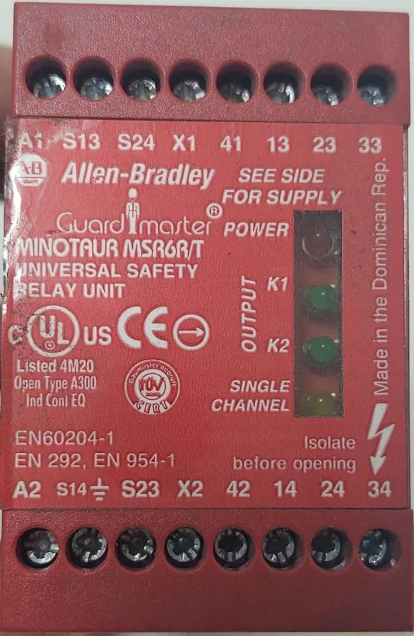 Реле безопасности Allen-Bradley 440R-C23017 Safety Relay MSR6R/T 24V AC/DC Ser B