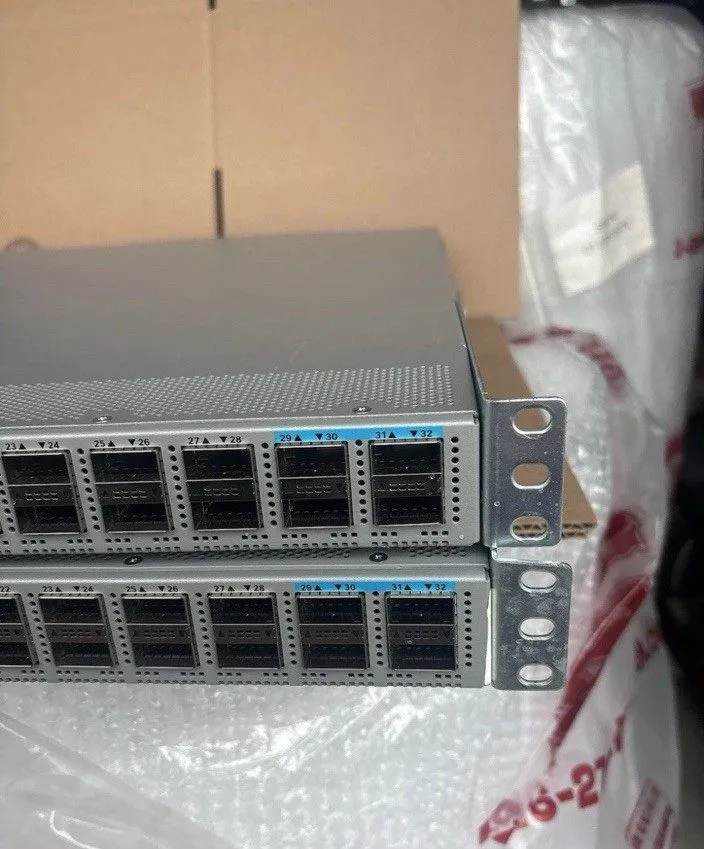 Коммутатор Cisco N9KC93180LC-EX 32 Port Switch — фото лота 2