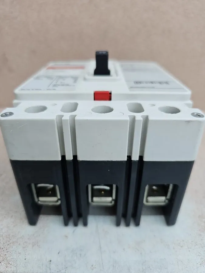 Автоматический выключатель EATON EHD3090L INDUSTRIAL CIRCUIT BREAKER 3POLE 90A 4