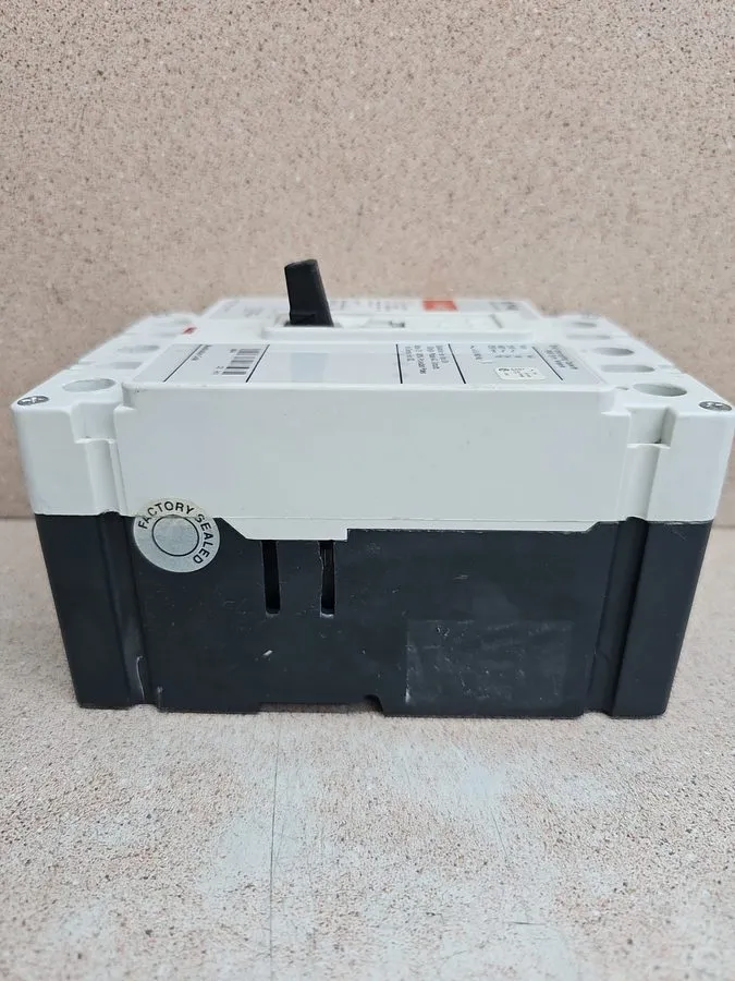 Автоматический выключатель EATON EHD3090L INDUSTRIAL CIRCUIT BREAKER 3POLE 90A 4 — фото лота 2