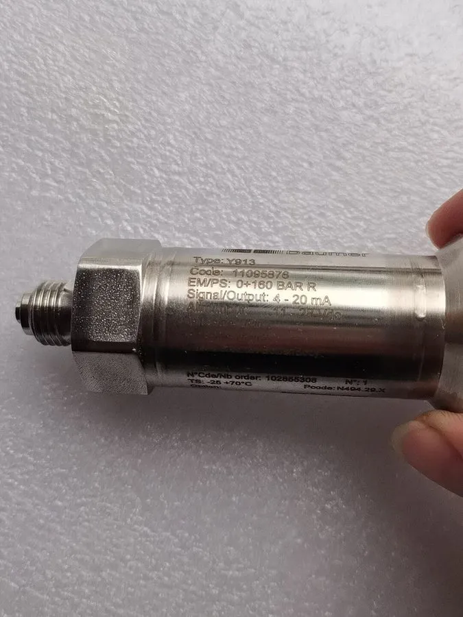 Датчик давления 1PS Baumer Y913 Pressure Sensor 0-160bar