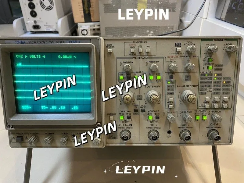 Осциллограф Tektronix 2245A 100MHz 4 Channel Analog Oscilloscope