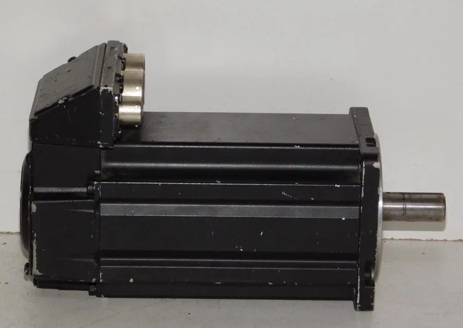 Серводвигатель Allen Bradley MPL-B320P-MJ24AA Series A AC Servo Motor Part No. 7