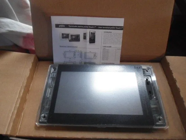 Климатическое оборудование CAREL PGR07000TCDCDBO 7-inch touch screen environment — фото лота 1