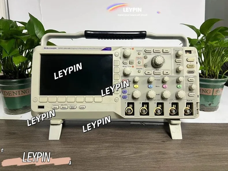 Осциллограф Tektronix DPO2024B, 200MHZ,4Ch, 1GS/s Oscilloscope