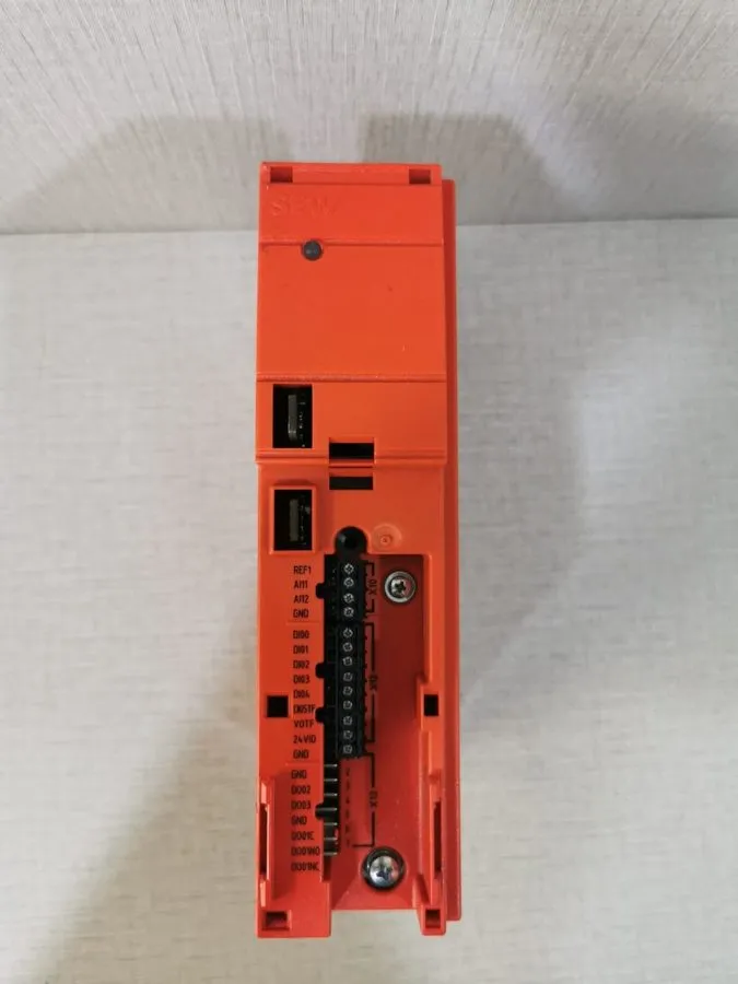 Частотный преобразователь MC07B0004-5A3-4-00