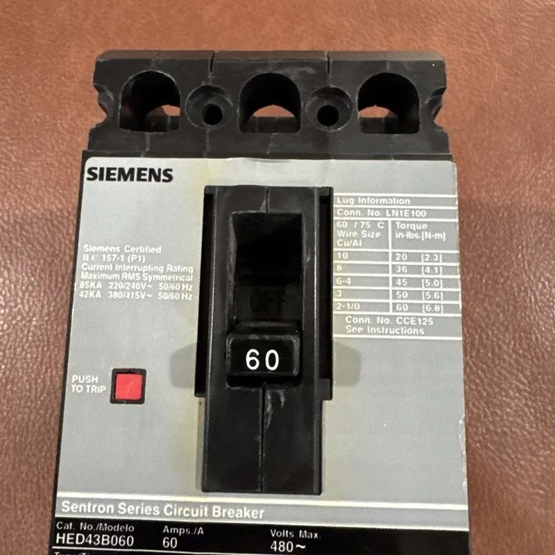 Автоматический выключатель Siemens Sentron HED43B060 60A 3-Pole 480V AC Bolt-On 