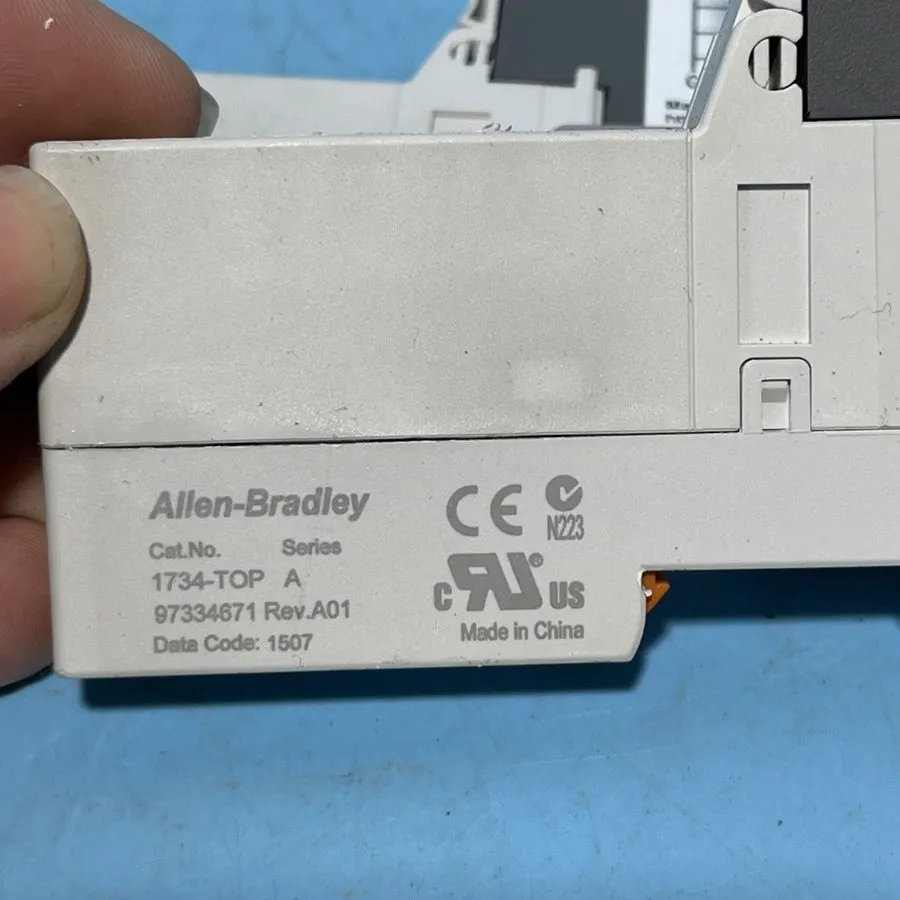 Модуль ввода-вывода Lot 2 Allen-Bradley 1734-OB8/C POINT I/O Output Modules w/ 1 — фото лота 2
