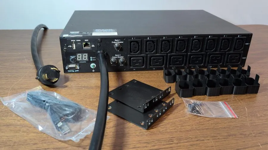 Блок розеток PDU Tripp Lite PDUMH30HV19NET 5500W Single-Phase Switched PDU Out: 