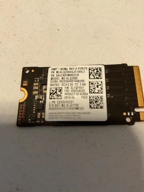 SSD-накопитель Samsung PM991 256GB SSD 2242 PCIe NVMe MZ-ALQ2560